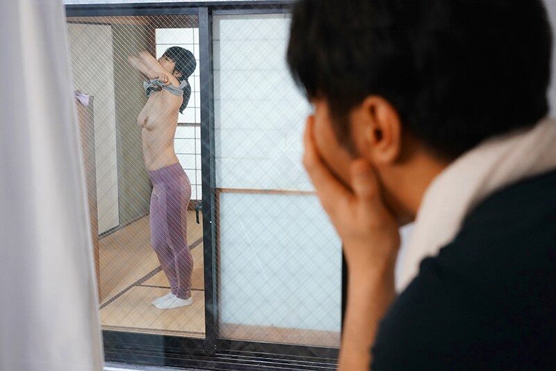Mẹ vợ tìm cách gạ tình con rể khi vợ vắng nhà