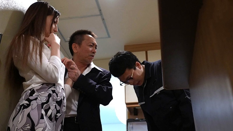 Chồng dâng vợ cho Yakuza địt để khất nợ