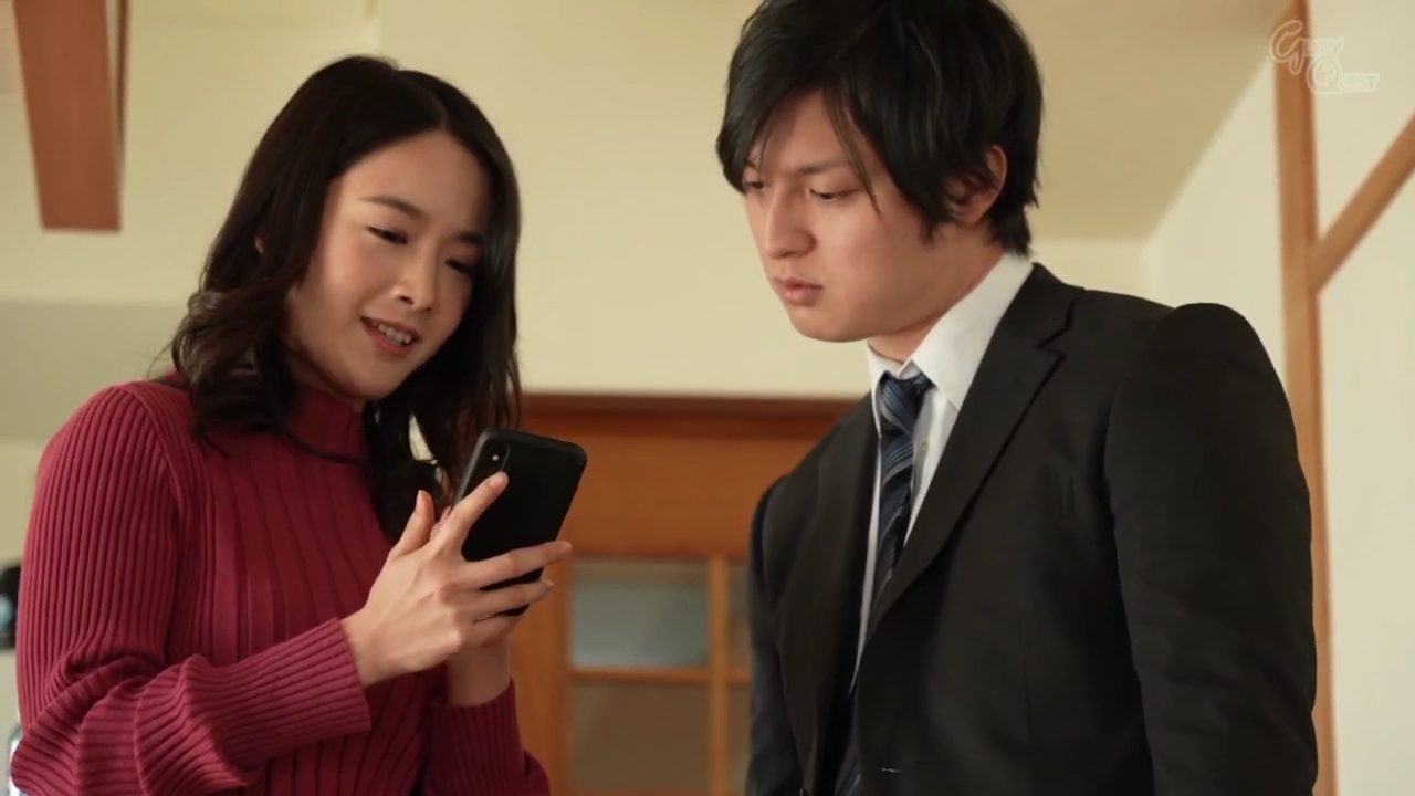 Cô vợ chán chồng địt nhau cùng anh đồng nghiệp