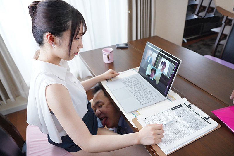 Nữ chủ tịch dâm dục lén lút cùng anh trưởng phòng khoai to