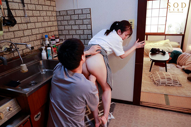 Làm tình cùng cô bạn học xinh đẹp khi cùng nhau đi làm thêm