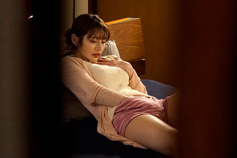 Bố chồng loạn luân cùng con dâu khi thấy con dâu đang thủ dâm